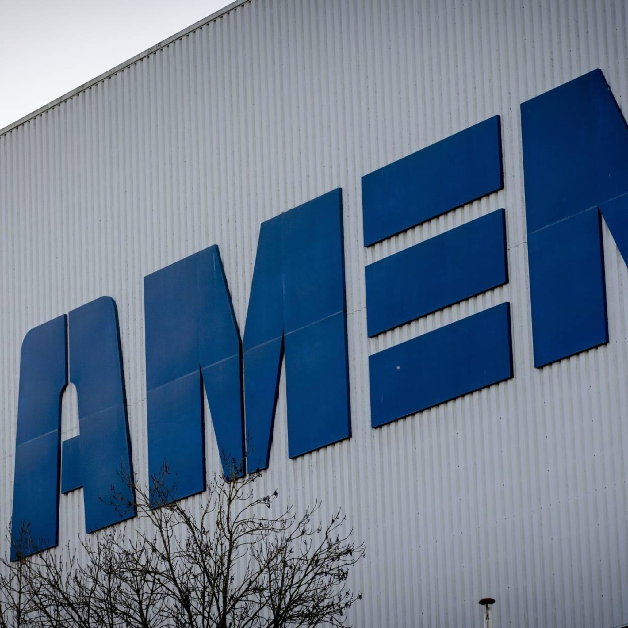 scheepsbouwer damen heeft voor recordbedrag aan werk liggen