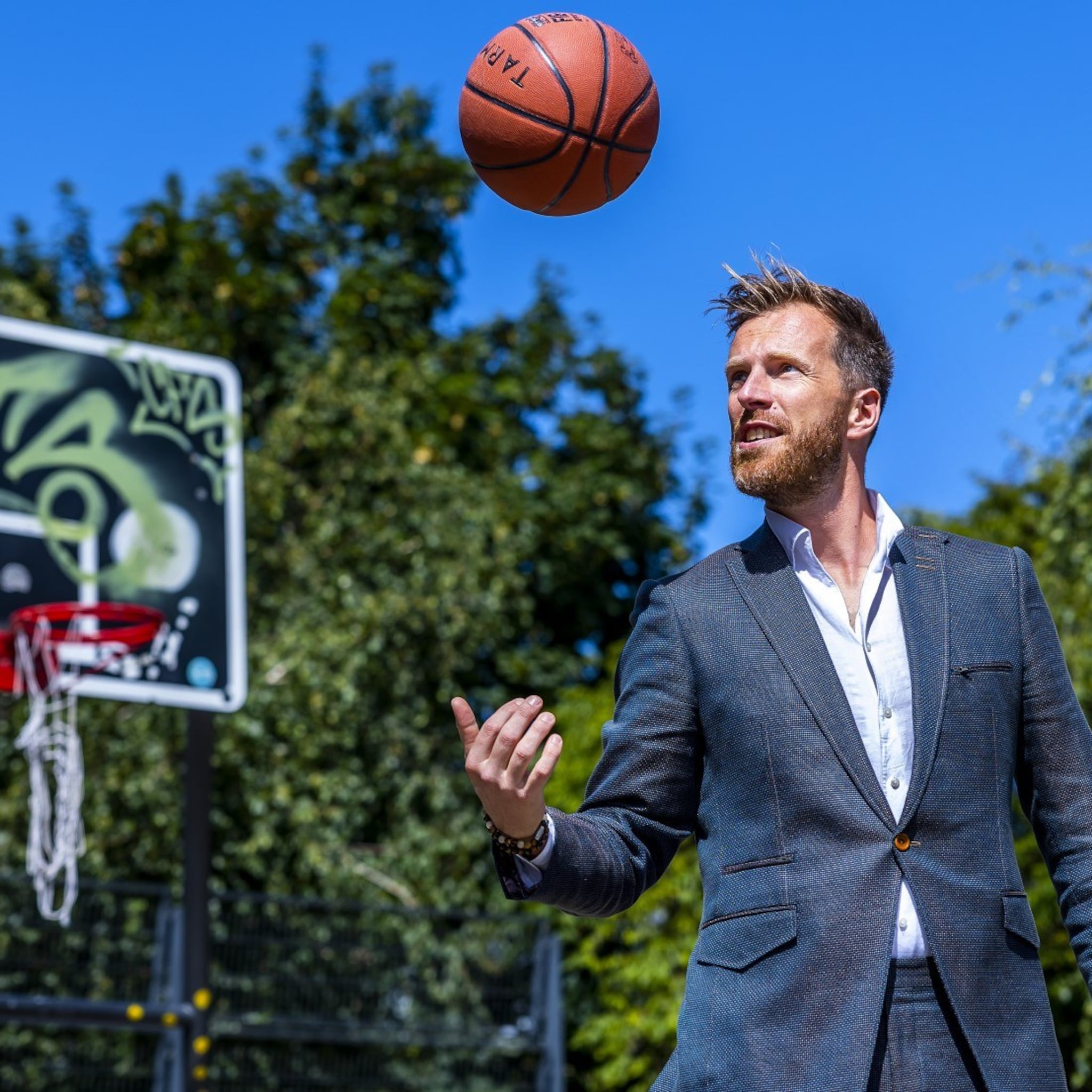 het advies van aanklotend succesondernemer frans van leeuwen neem jezelf niet zo serieus