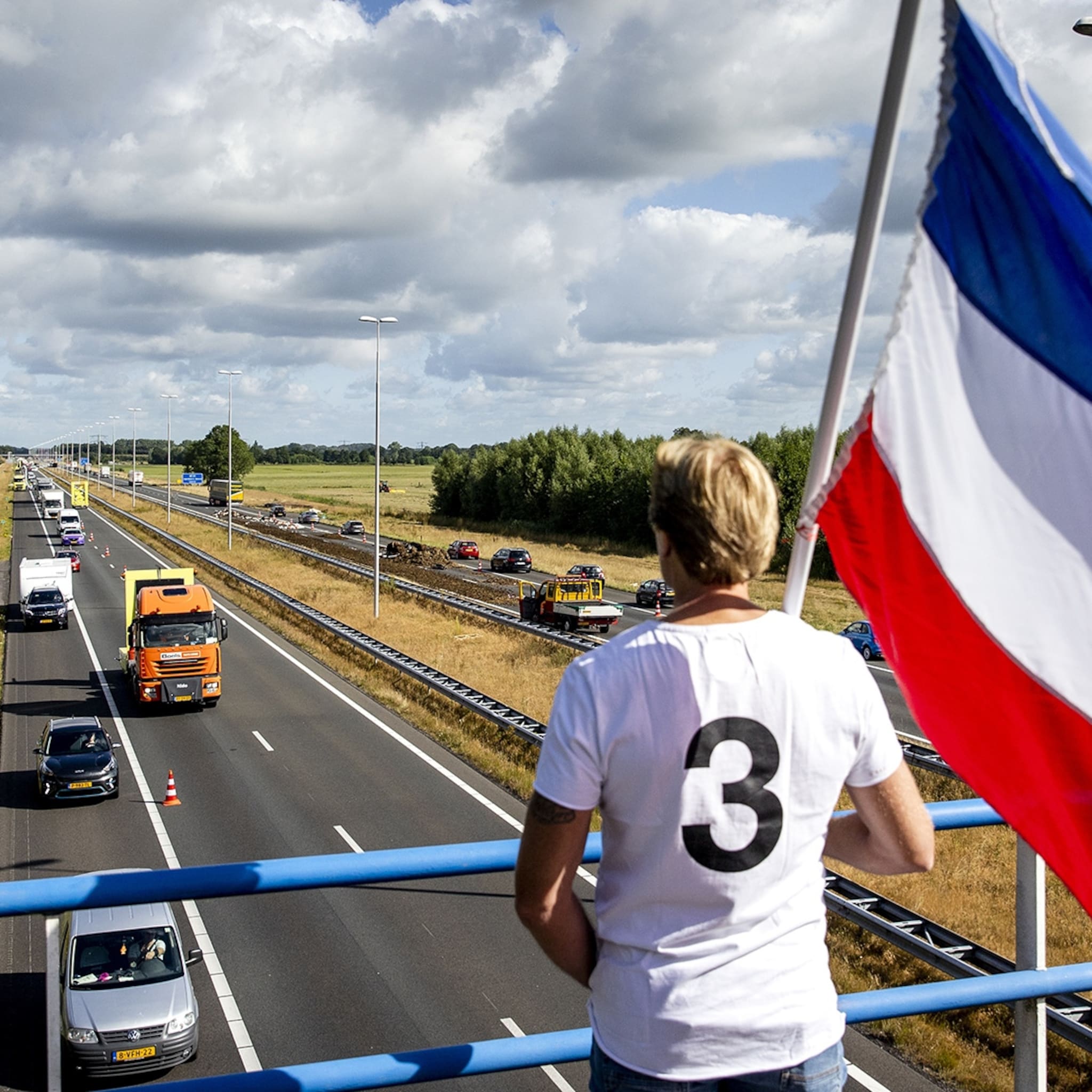tonie broekhuijsen laten wij ons gaan bemoeien met de politiek