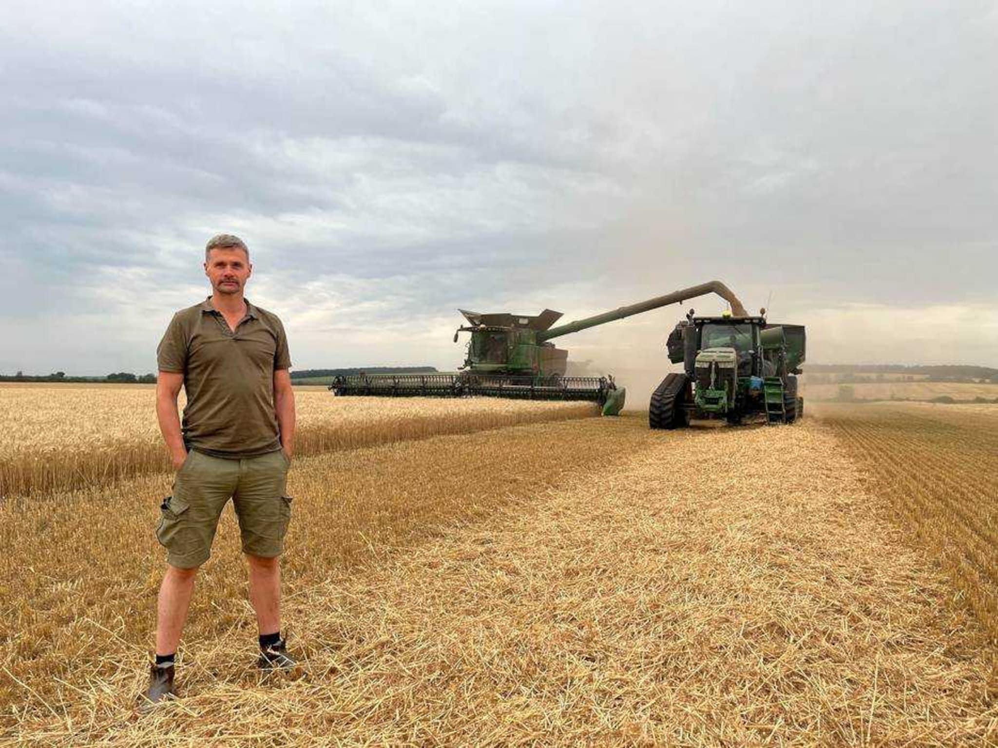 boer kees huizinga in oekraine als je die combines ziet rijden vergeet je de oorlog een beetje