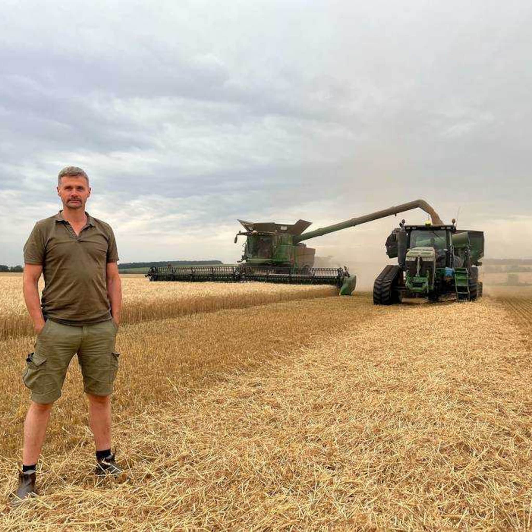 boer kees huizinga in oekraine als je die combines ziet rijden vergeet je de oorlog een beetje