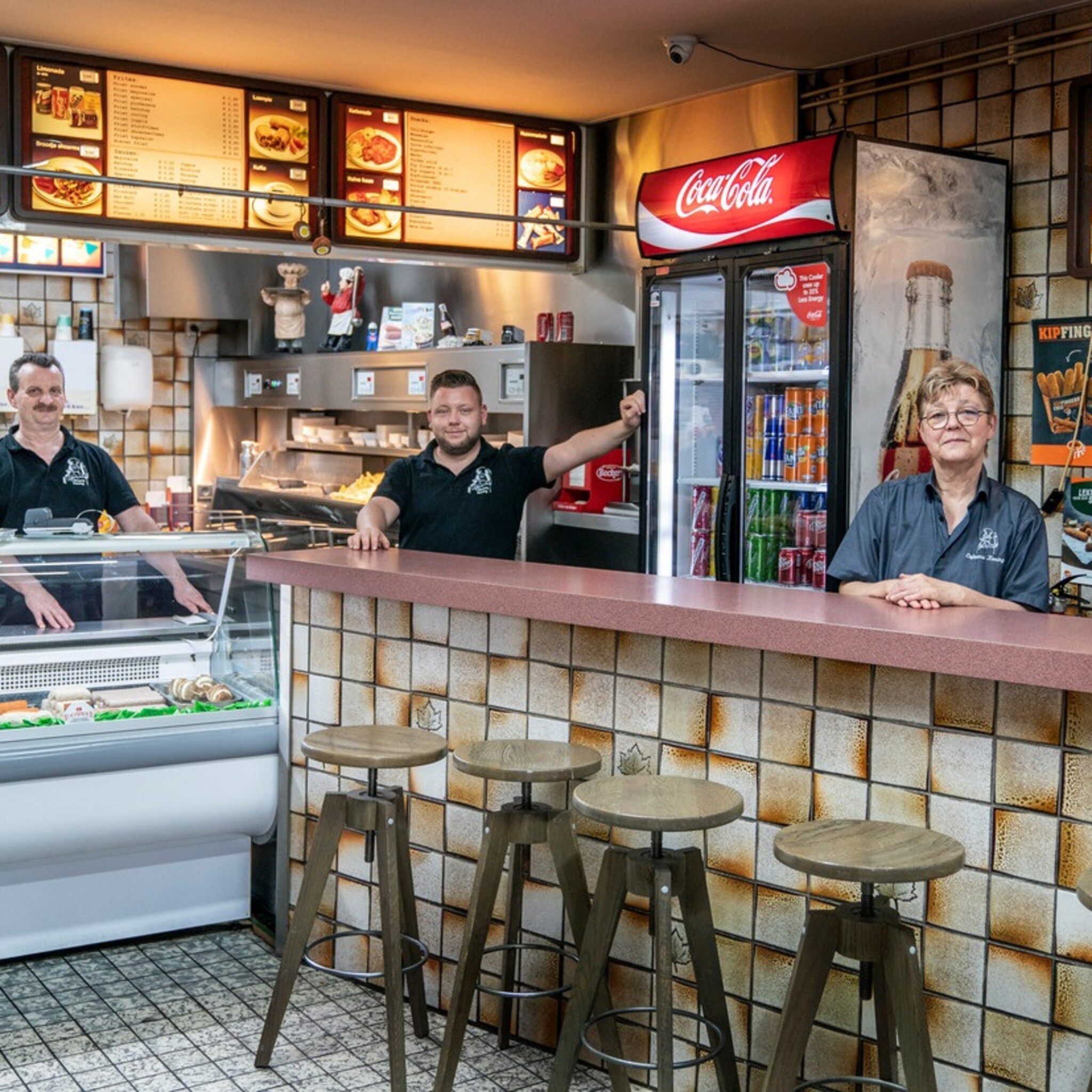 bekende groningse cafetaria van de eierbal raakt niet verkocht alle kandidaat kopers haakten weer af