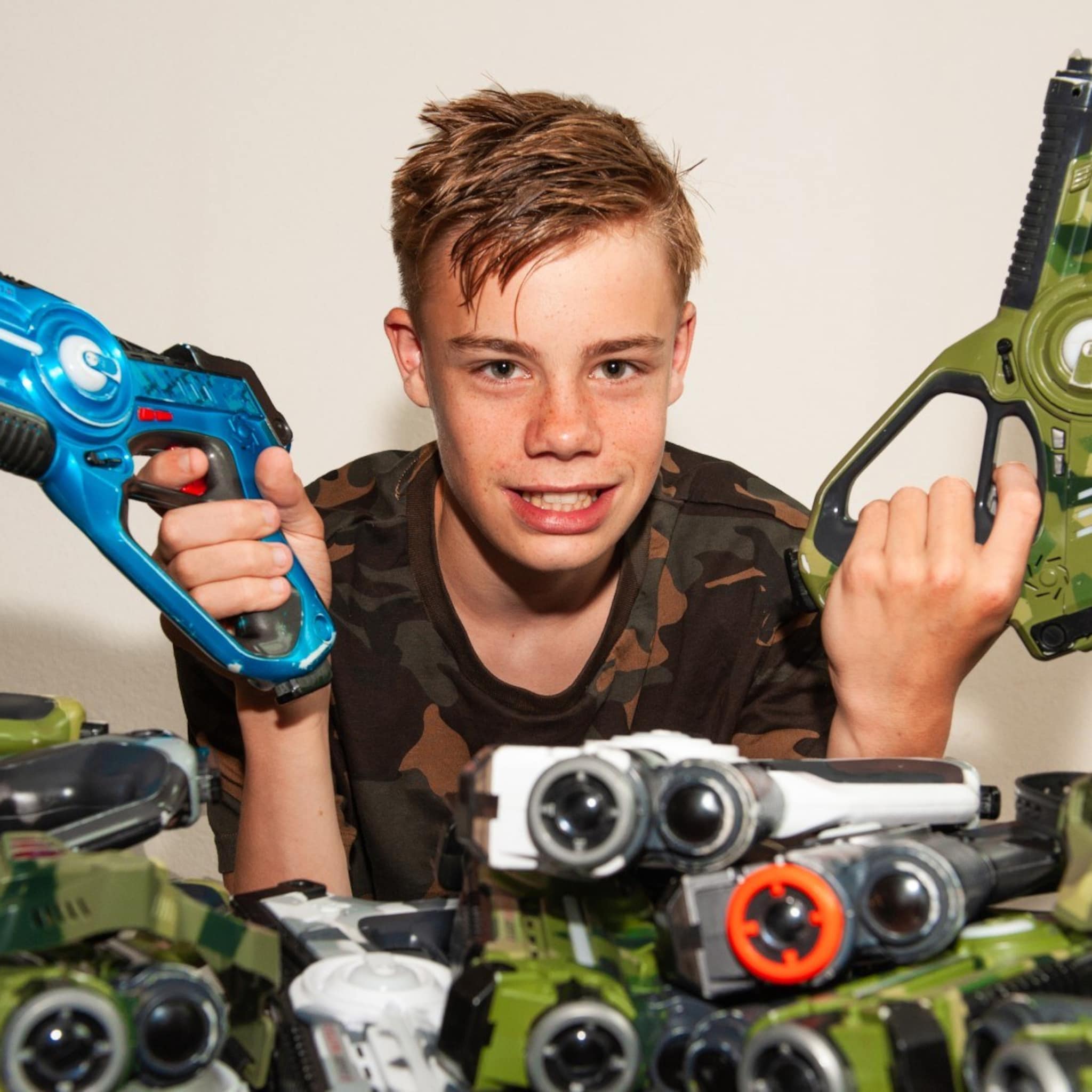 reyer werd al op zijn 12de eigen baas bedrijfsauto is een krot van een bak