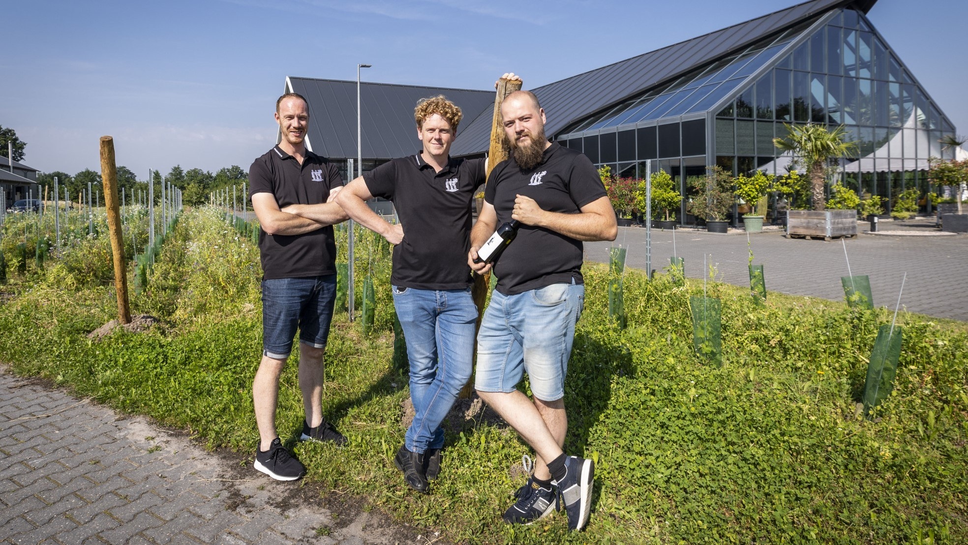 Jeroen Ziel, Rob Kleinsman en Robert Spenkelink zijn er klaar voor om hun huidige banen om te zeggen en zich helemaal op De Wijnmakers te storten. Foto: Robin Hilberink