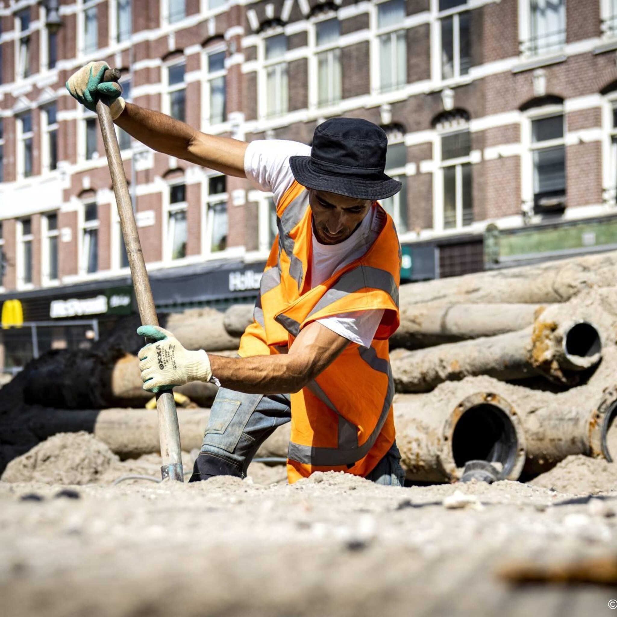 fnv tientallen meldingen over hitte op de werkvloer vooral horeca handel en bouw