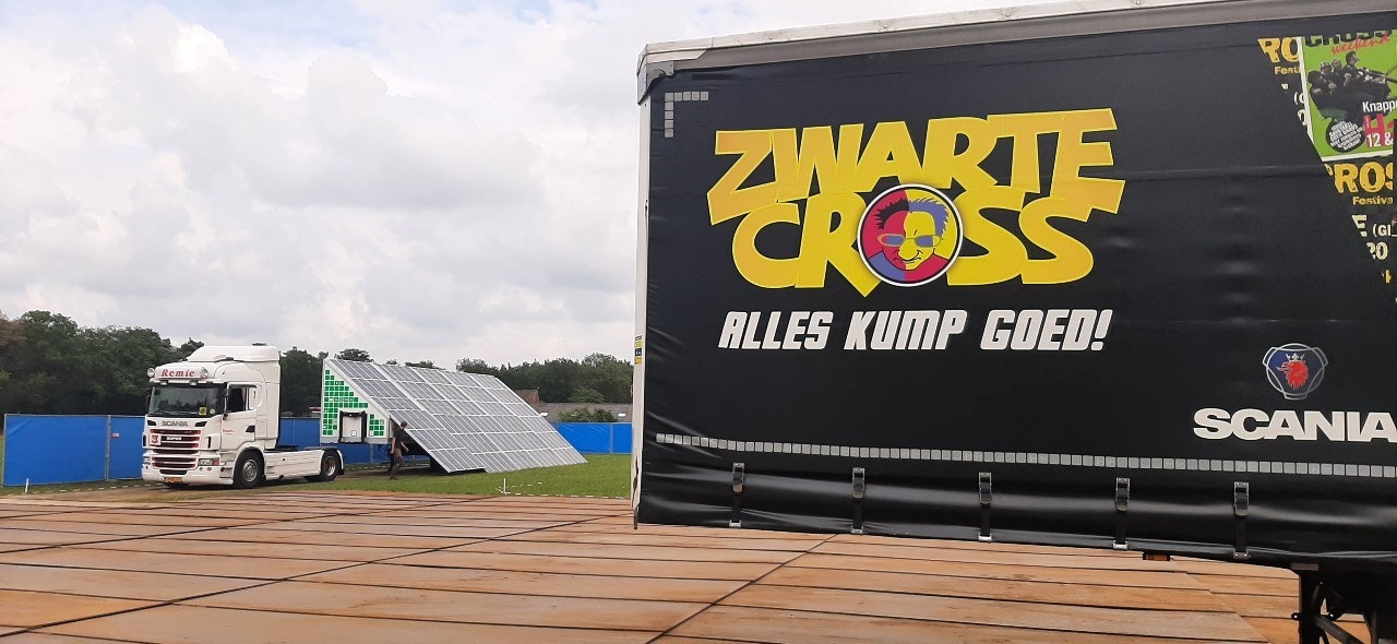 Nieuwe 120 kVA zon-aggregaat van Volta Energy zorgt voor minder CO2-uitstoot; de oplossing voor duurzame energie op festivals, ook bij de Zwarte Cross.