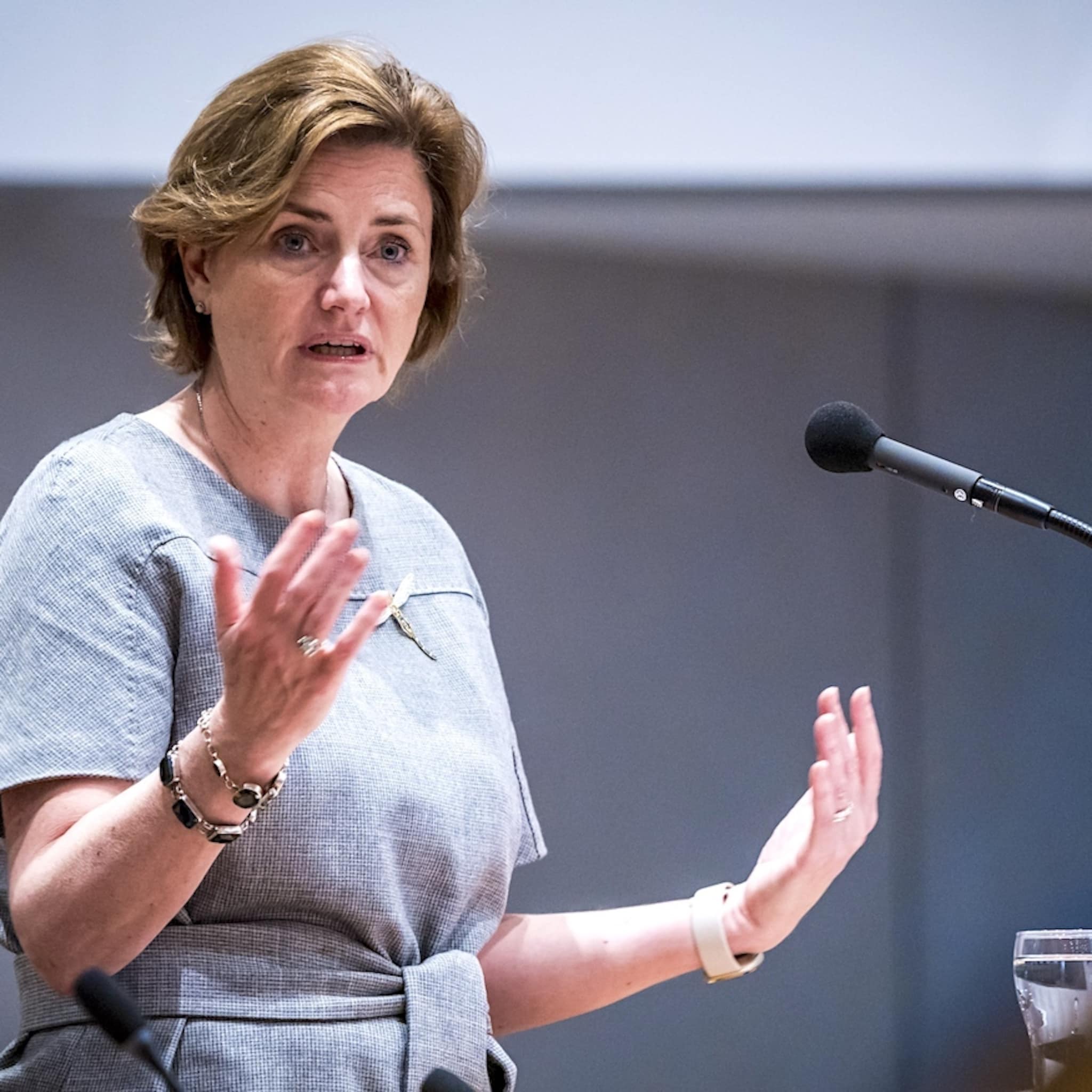 kabinet schuift verzekeringsplicht zzp er op de lange baan uitvoering aov niet voor 2027