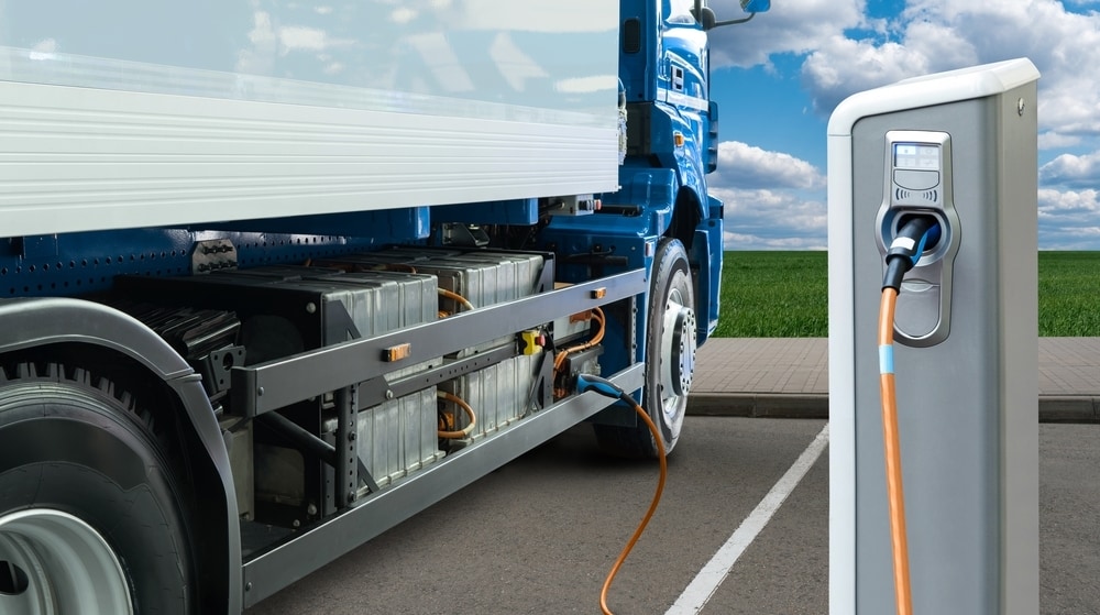 De elektrificatie van de stadlogistiek verloopt te traag. Uit onderzoek van ABN Amro blijkt namelijk dat 40 procent van transportbedrijven in stadslogistiek niet van plan is om vóór 2030 over te stappen op elektrische voertuigen. Foto: Shutterstock