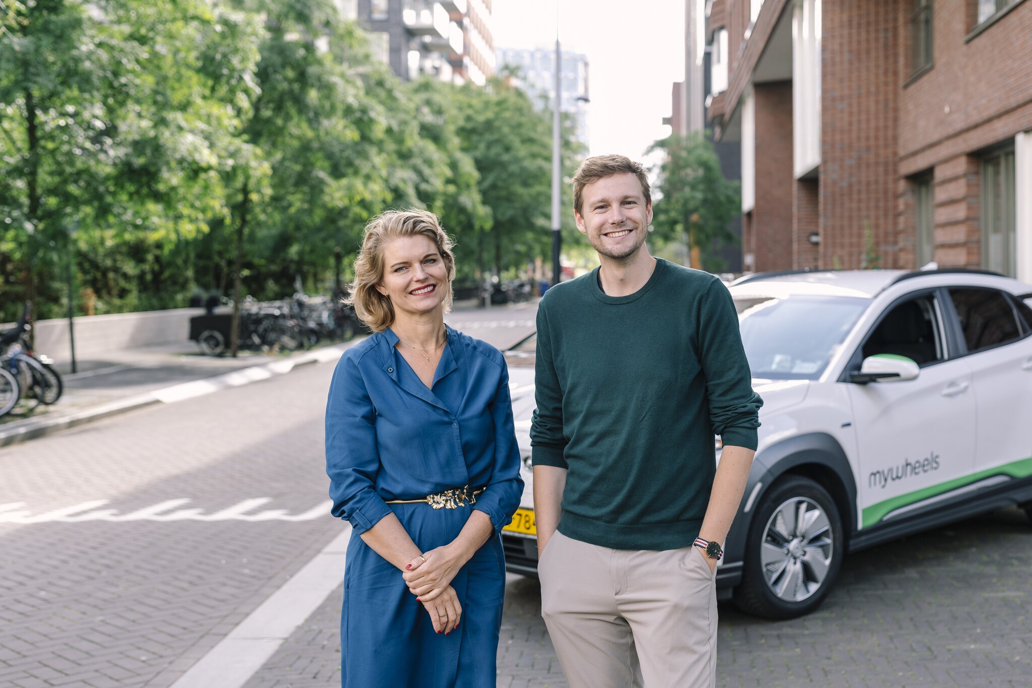 Karina Tiekstra, ceo van MyWheels, met de oprichter van Amber Hans de Penning. Foto: MyWheels.