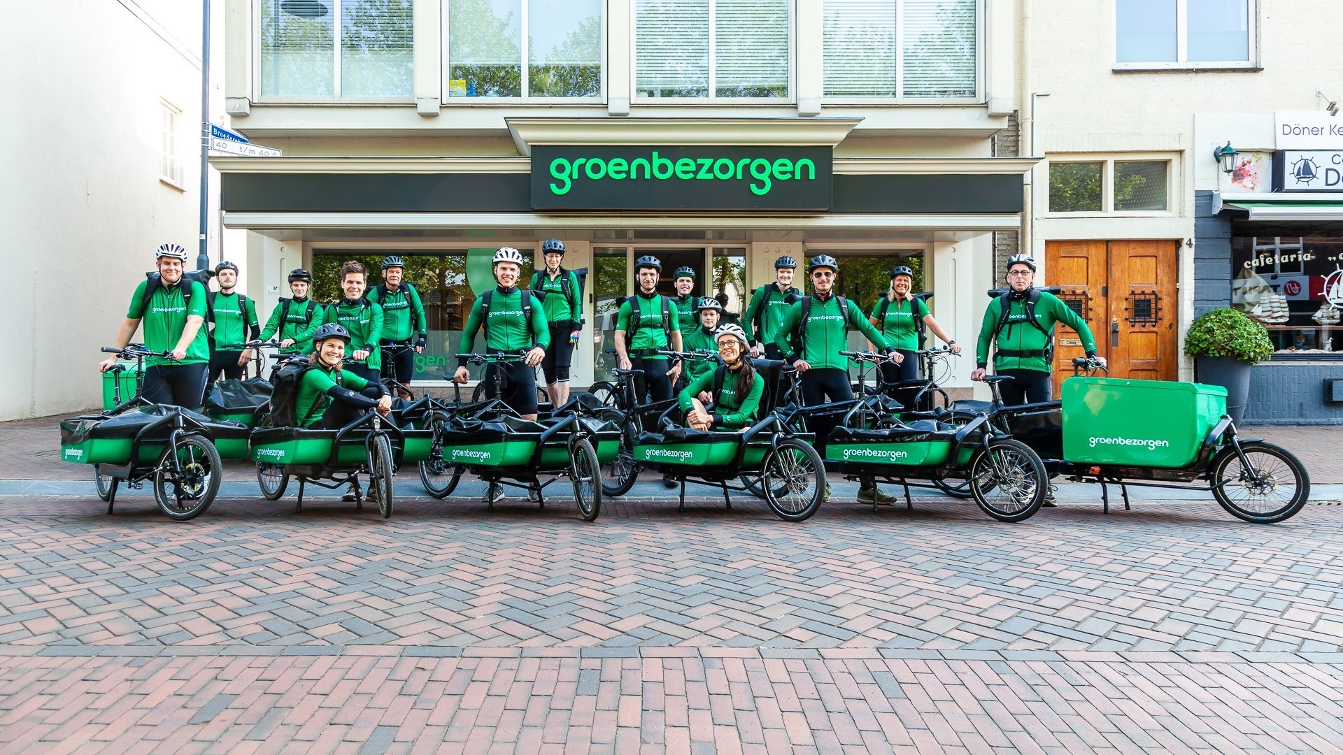 Het peloton van koeriersdienst Groenbezorgen. Foto's: Groenbezorgen