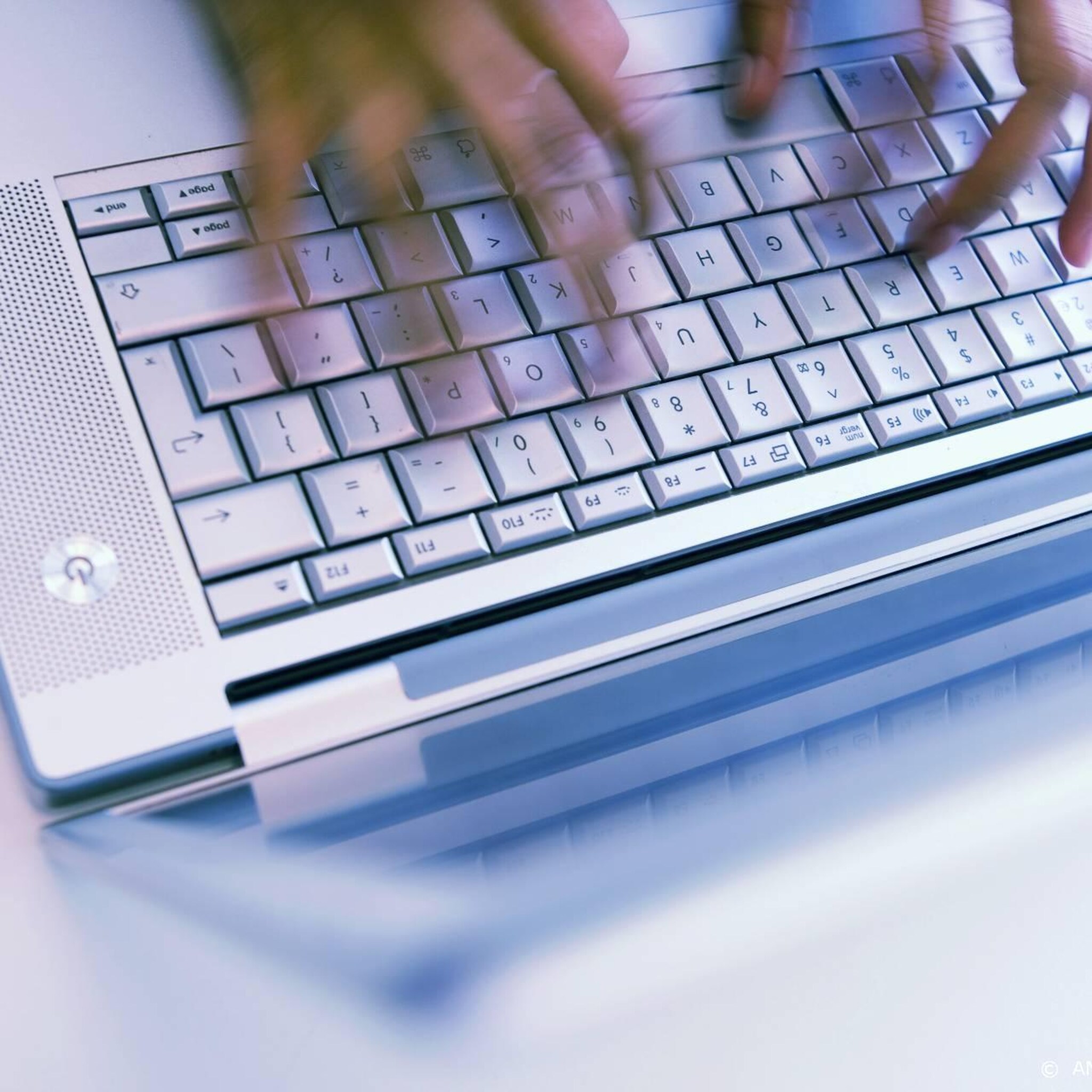 onderzoek nederlander shopt dit jaar minder online