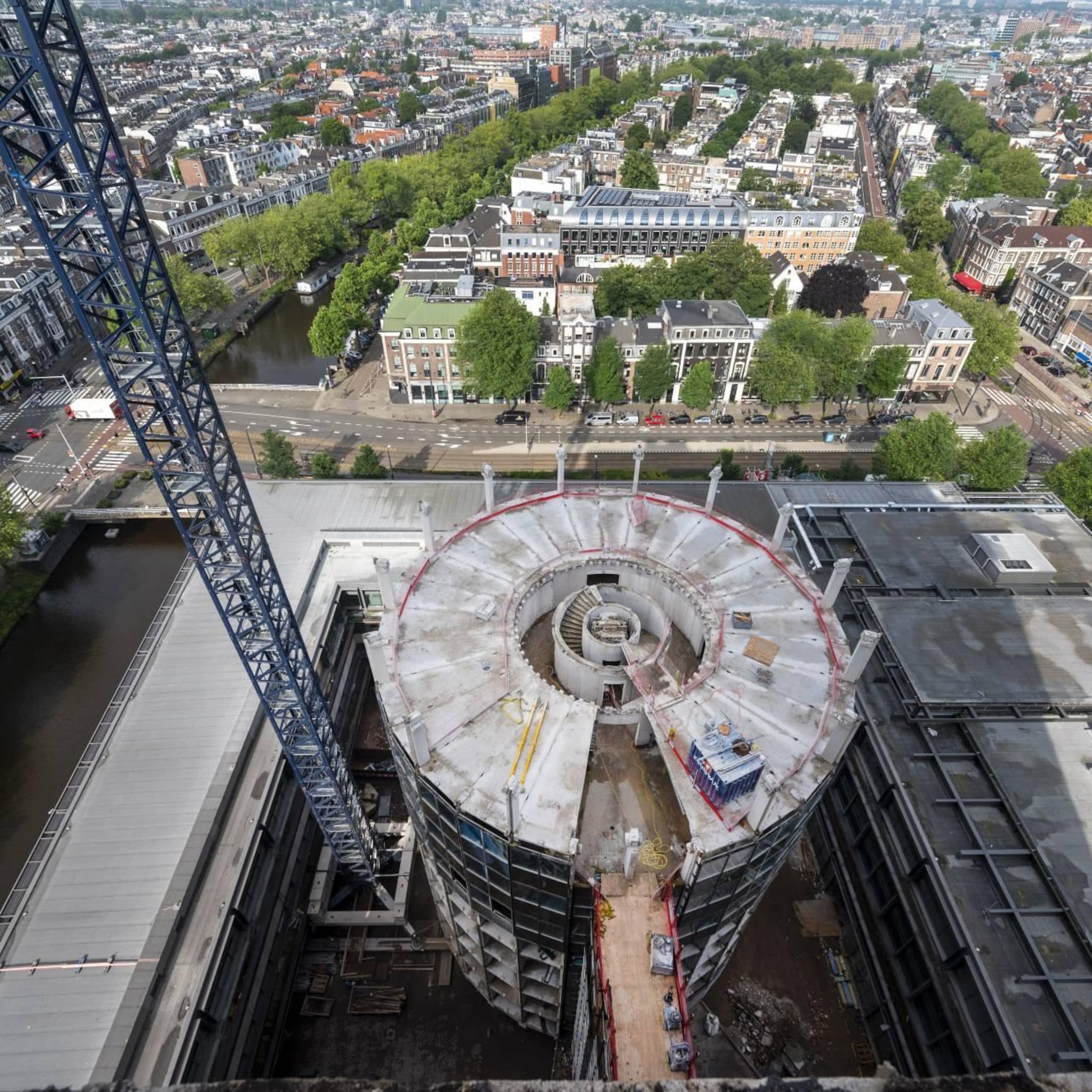 verbouwing hoofdkantoor dnb duurt langer door asbestverwijdering