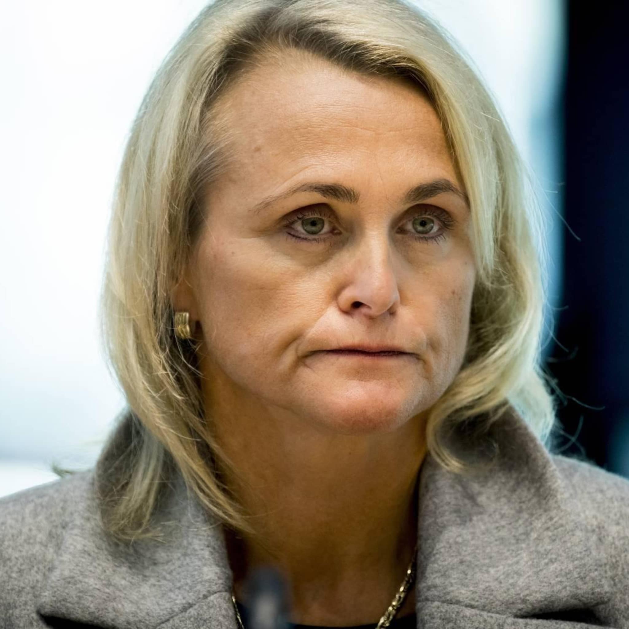 kabinet geeft nieuwe topvrouw klm direct stevige opdracht mee