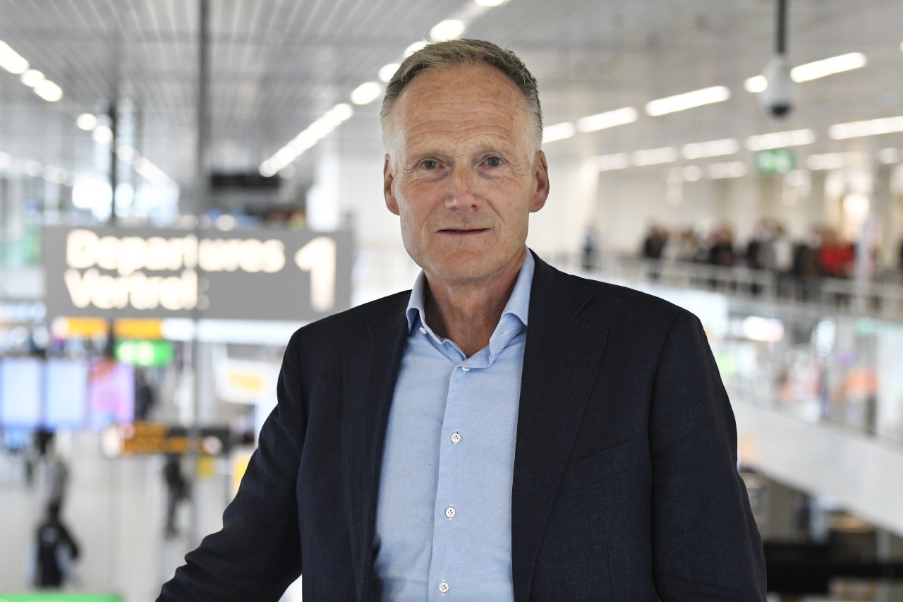 van omt reisadviezen tot coronavouchers en schiphol anvr directeur frank oostdam in met de kennis van nu