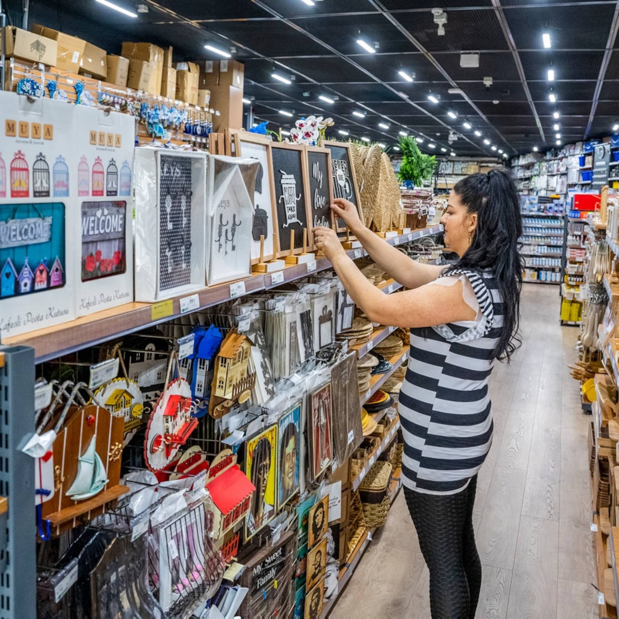 action kan z n borst natmaken nog goedkopere zaak opent winkel in nederland