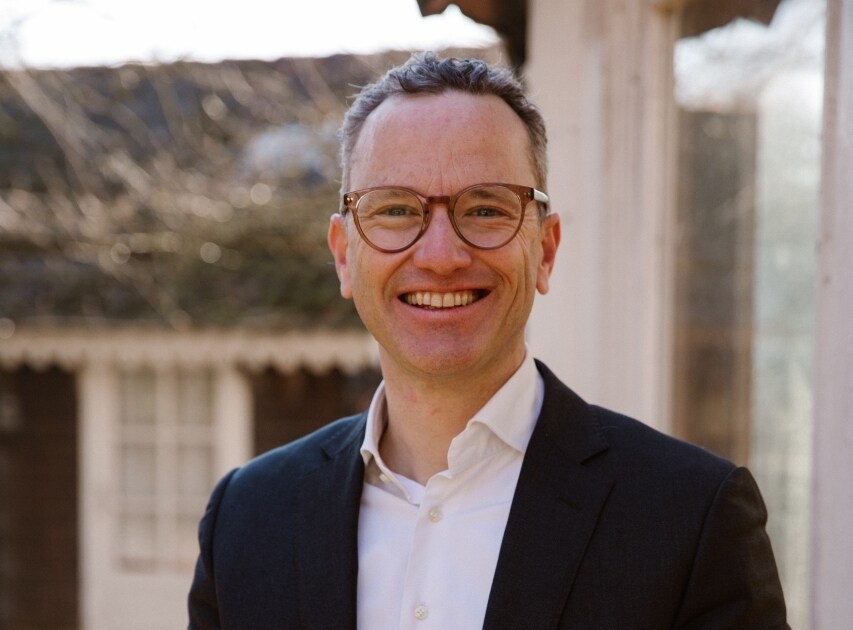 Hugo Houppermans van ondernemerscoalitie Anders Reizen roept gemeentes op snel hun emissievrije zones te bepalen. Foto: Anders Reizen.