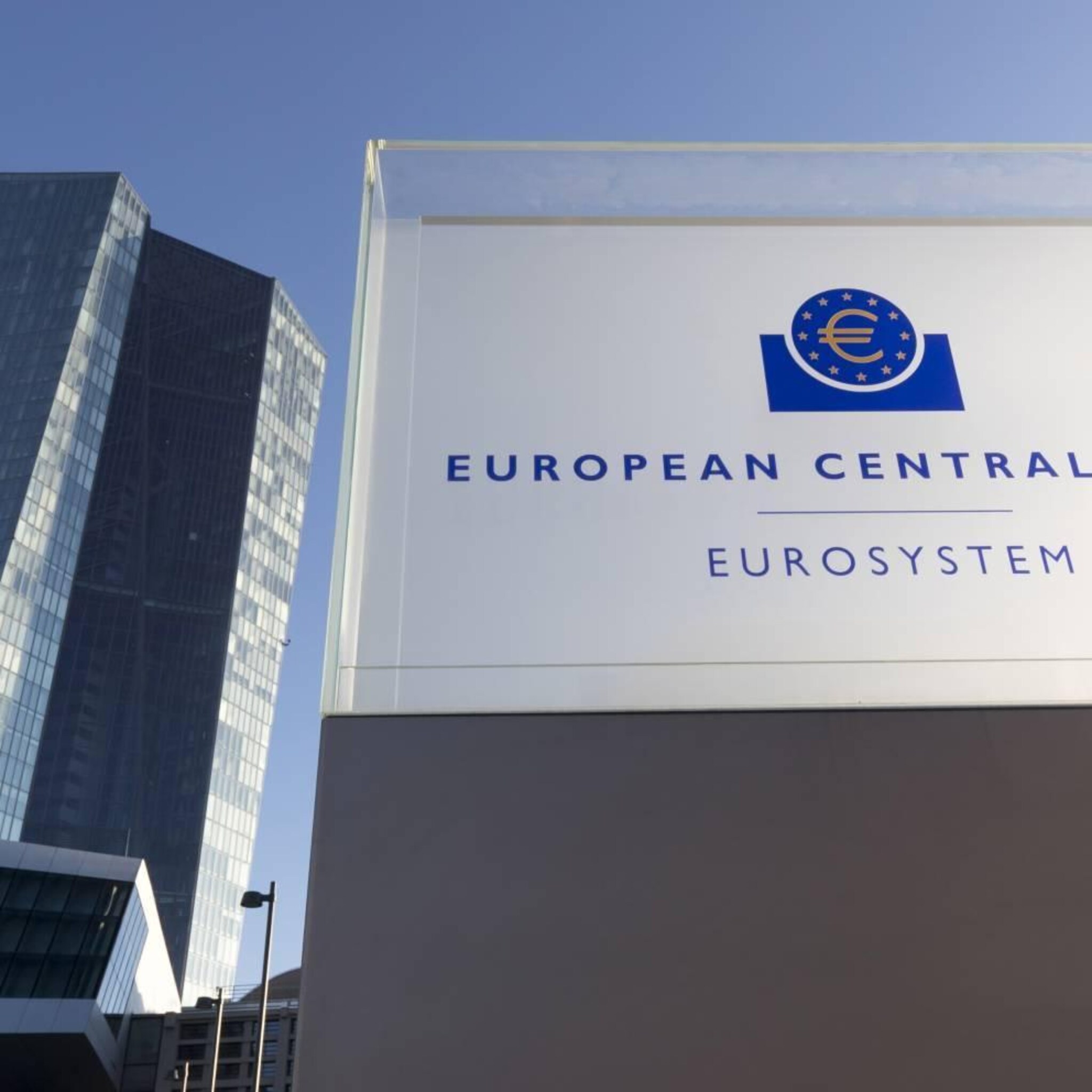 ecb presenteert rentebesluit in amsterdamse hermitage