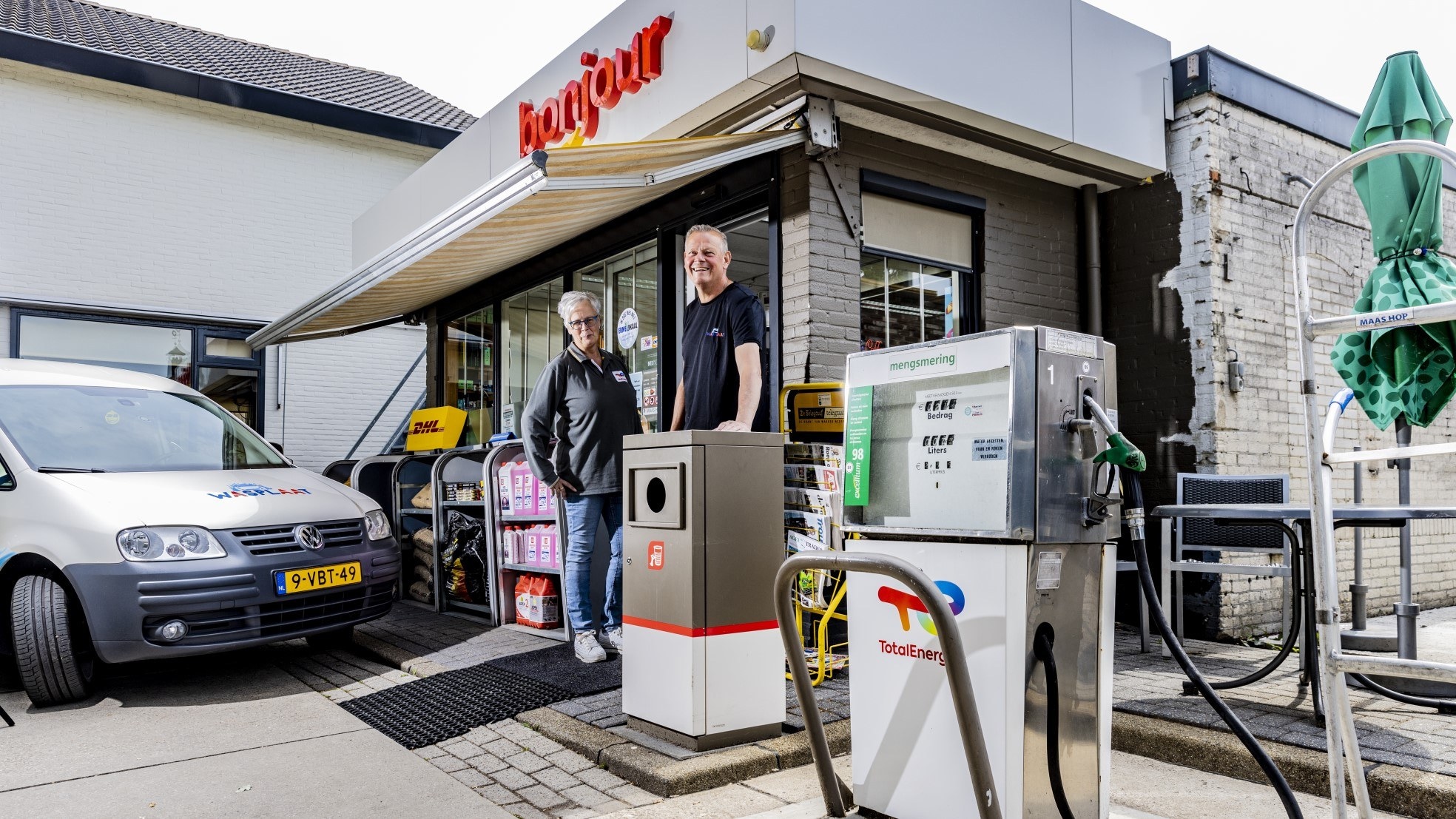 Rieke en Henrie Hop voeren al sinds mensenheugenis de dorpspomp in Ermelo. Foto: Rob Voss
