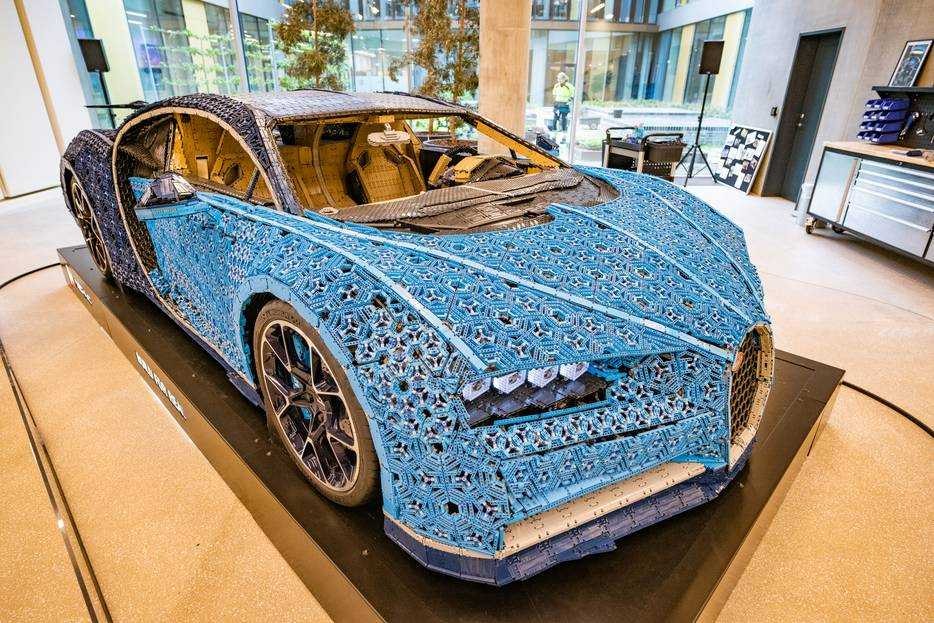 Een Bugatti in Legoblokjes op ware grootte. Foto: Joel Hoylaerts/Photonews/HLN.