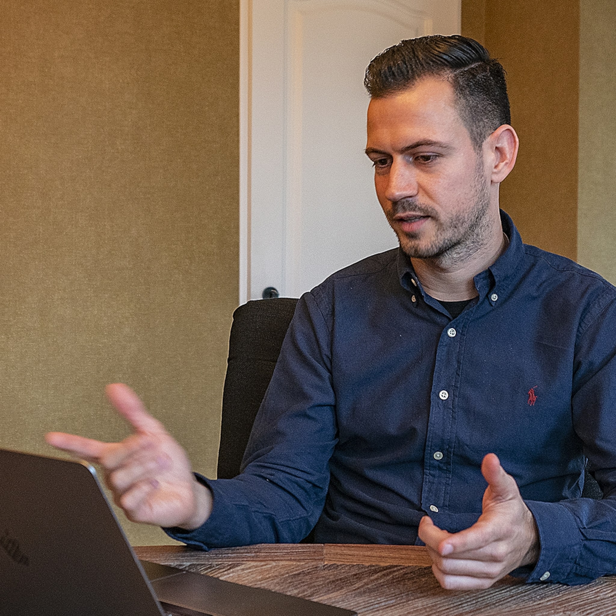 waarom de consumentenpsycholoog jonge ondernemer redouan helpt bij start van bedrijf