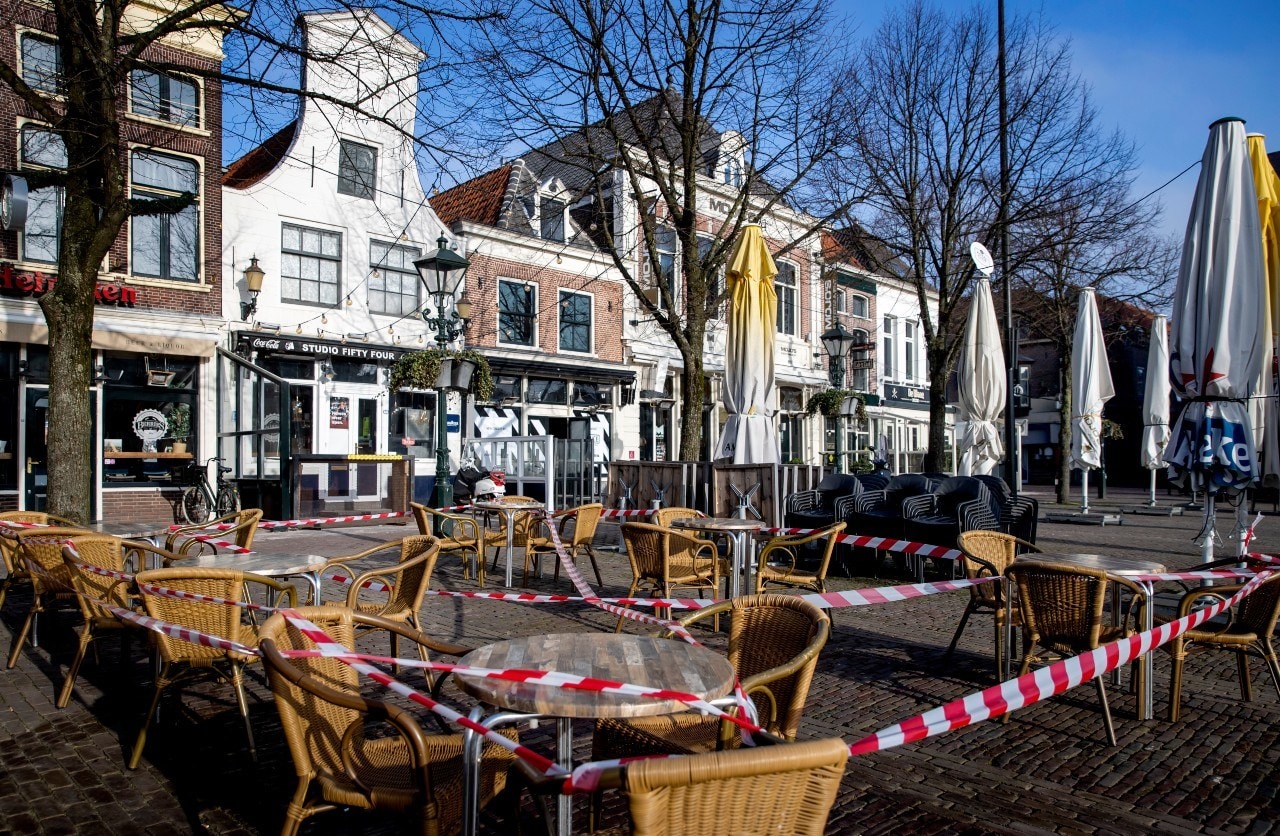 Gesloten kroegen vanwege corona: is dit de komende herfst ook weer het beeld van de horeca? Foto: ANP