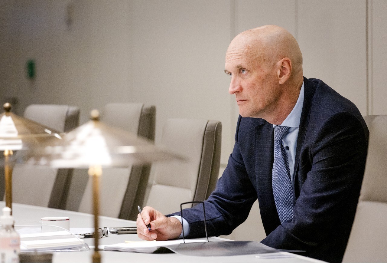 Minister Ernst Kuipers van Volksgezondheid over een mogelijk nieuwe coronagolf dit najaar: ook bedrijven moeten aan de slag 'herfstklaar' te worden. Foto: ANP.