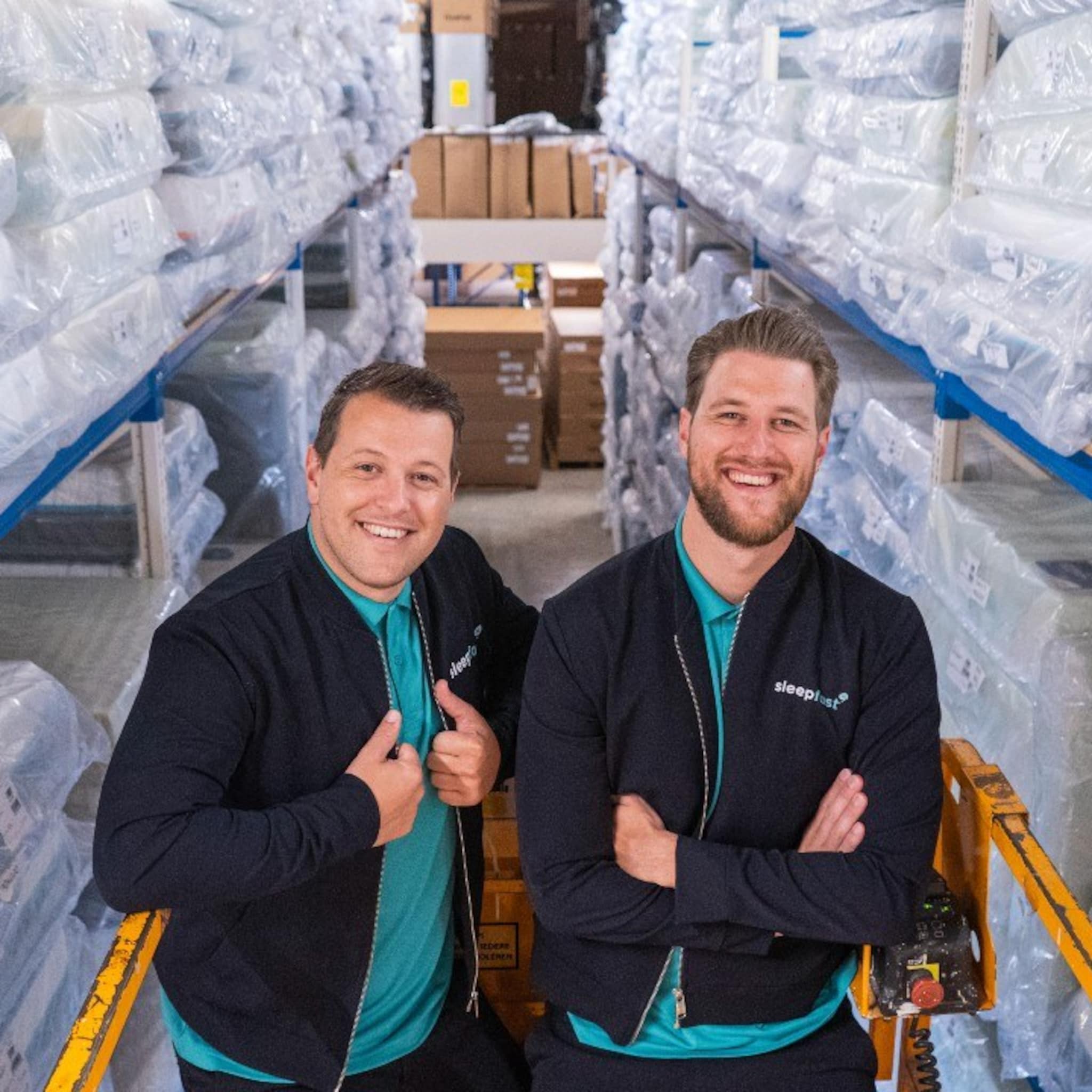 stefan en alex schudden met sleepfast de beddenbranche wakker