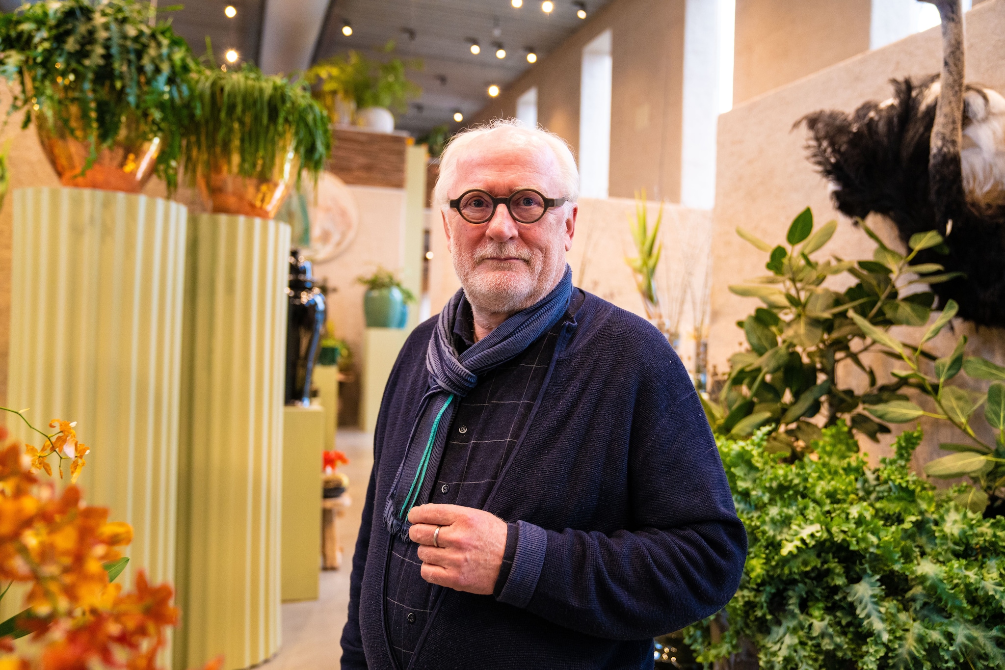 Marcel van Dijk in de winkel van zijn familiebedrijf Oogenlust: ,,Alles wat wij verkopen vinden wij zelf mooi, anders verkopen wij het niet."