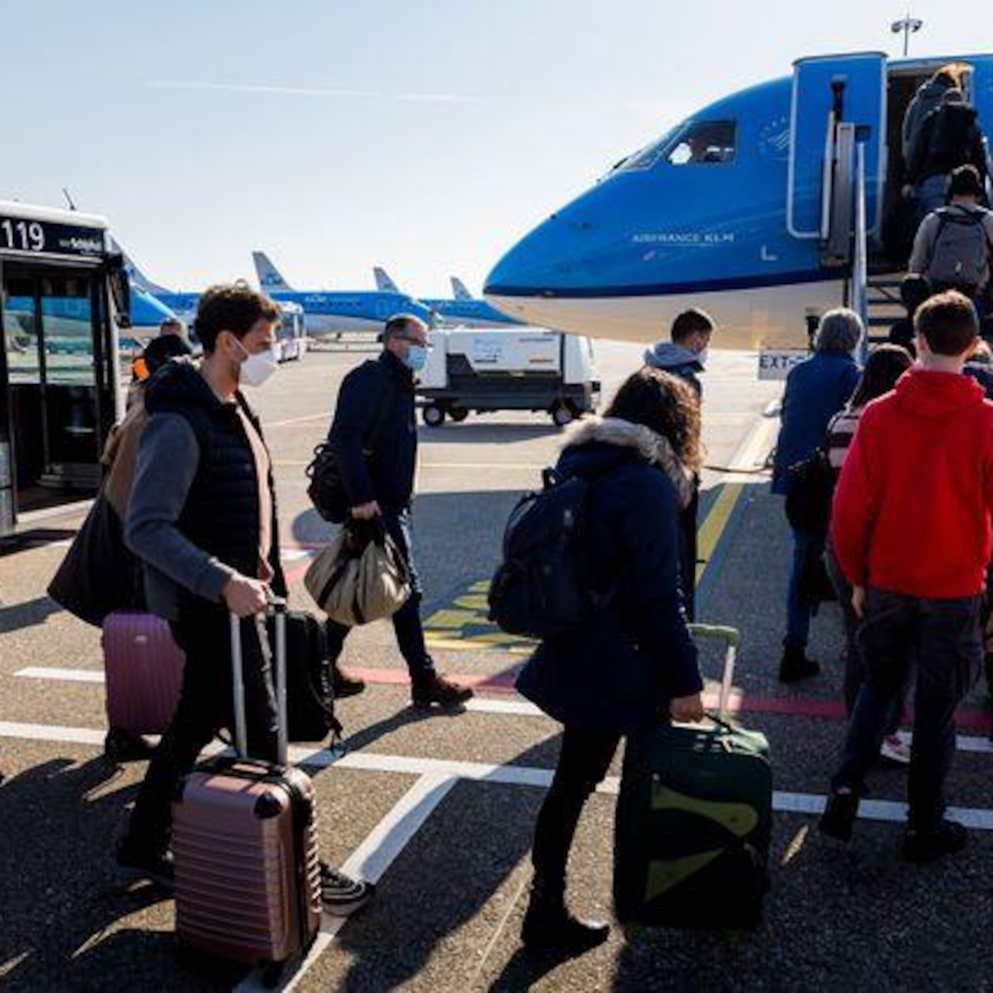 vliegen binnen europa bijna helft nederlanders vindt dat prijzen verdubbeld mogen worden