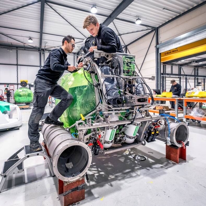 Werkzaamheden aan de Nemo, het nieuwste model van U-Boat Worx. Foto: Raymond Rutting/de Volkskrant.