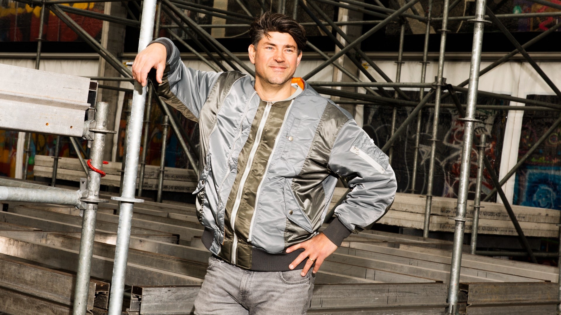 Jasper Goossen: ,,Op mijn bierviltje stonden vijf dingen: evenementen, merken, webshop, onderzoeksbureau en jongeren." Foto: Lin Woldendorp