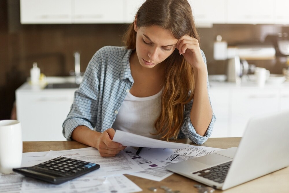 Voor zelfstandigen is het vaak moeilijk te vinden waar ze bij de gemeente moeten zijn voor schuldhulpverlening. Foto: Shutterstock