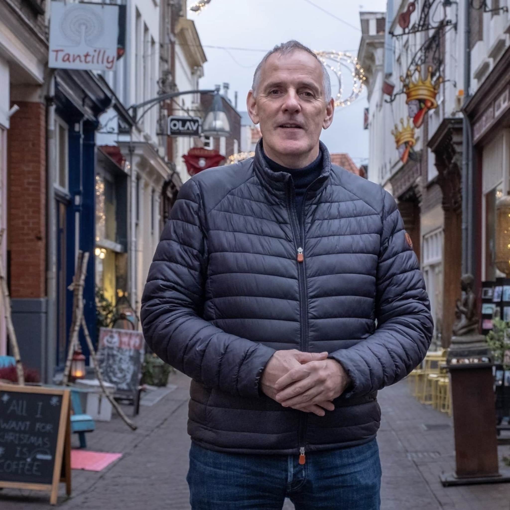 centrummanager peter brouwer leidt binnenstad deventer als bedrijf leegstand loopt terug