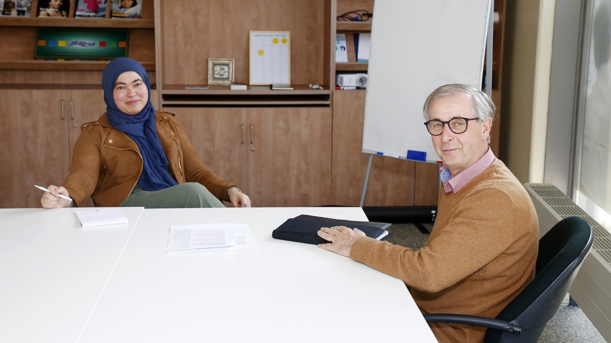 Jennet Ahbouk en haar coach Jan ten Bosch werken met succes samen aan het ondernemerschap.