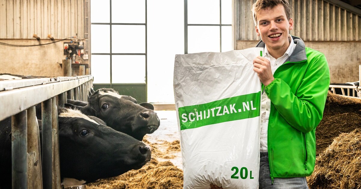 De 'zakken stront' van Benjamin Zuidbroek (21) gaan als warme broodjes over de toonbank