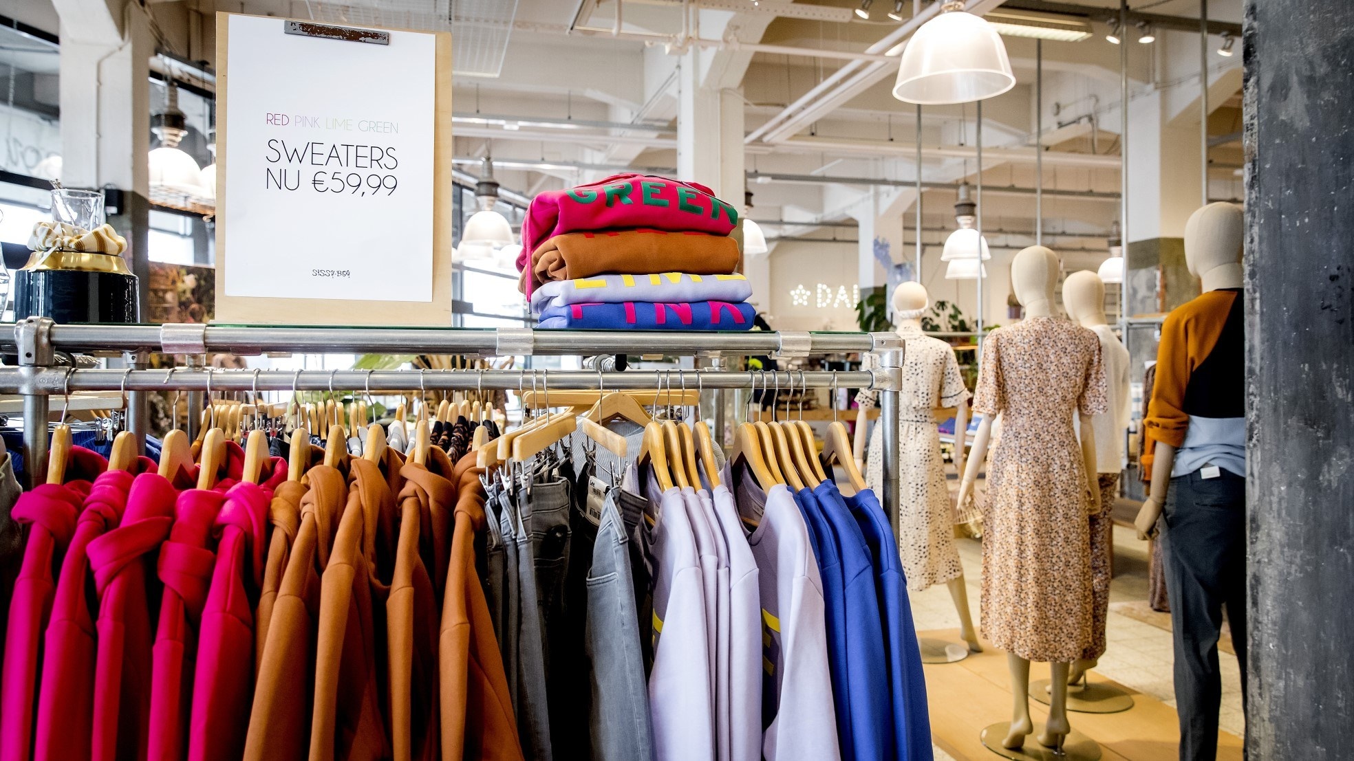 Eindelijk weer positieve cijfers voor de kledingwinkels. Foto: ANP