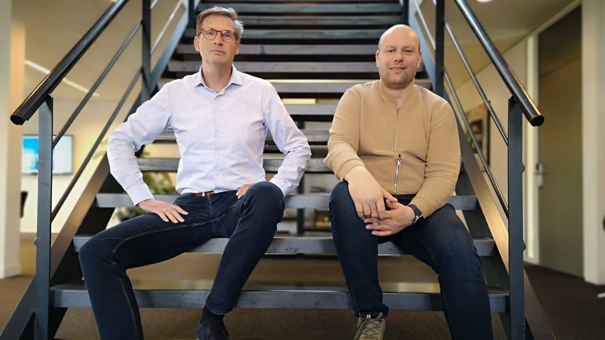 Presentatieteam Ron Lemmens (rechts) en beursexpert Bart Peters. Foto: New Business Radio