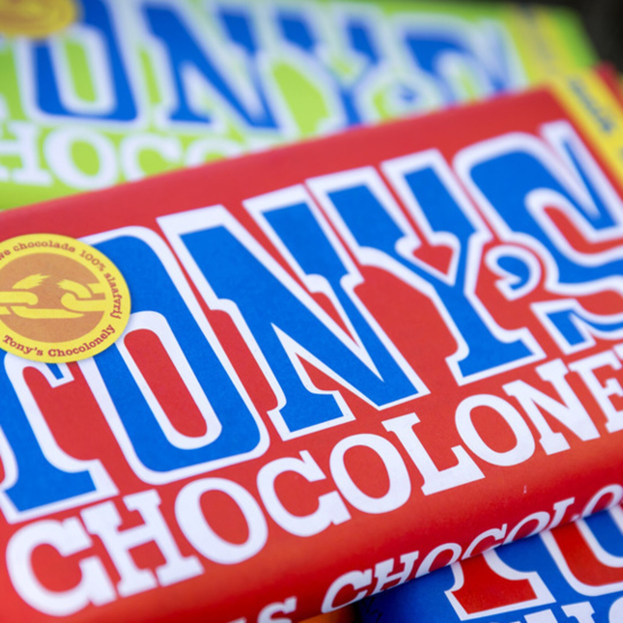 albert heijn verlengt samenwerking met tony s chocolonely