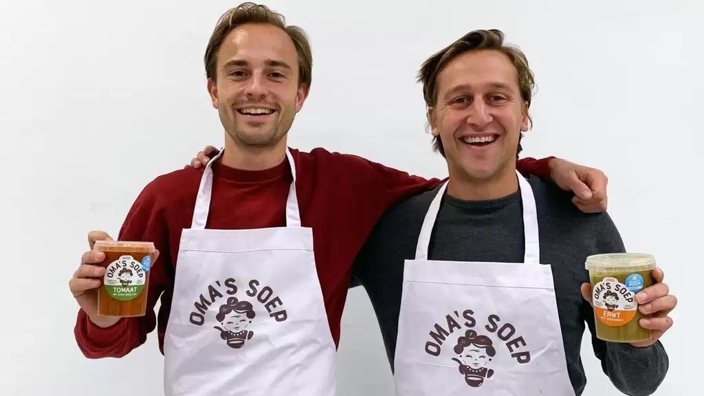Max Kranendijk (links) en Martijn Canters, de ondernemers achter Oma's Soep. Foto: Oma's Soep