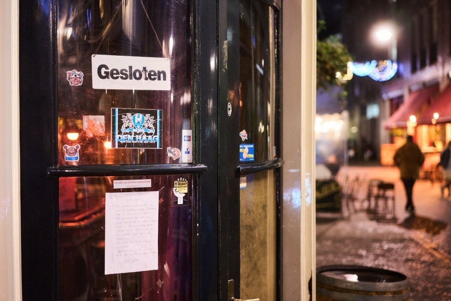 De horeca is een sector die de afgelopen twee jaar hard is geraakt door corona. Foto: Shutterstock