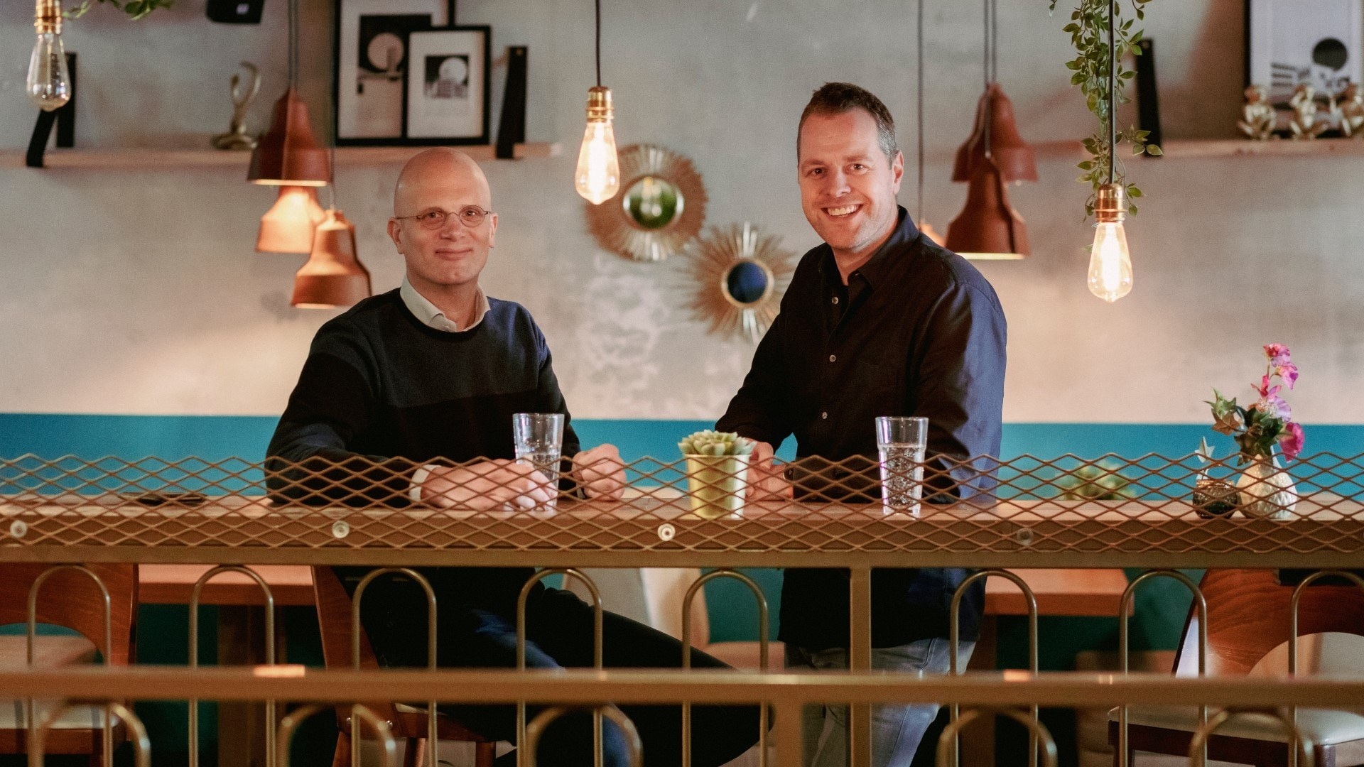 Joost Moerdijk van GoodHabitz (links) en Jaap Koelewijn, medeoprichter Helpr.
