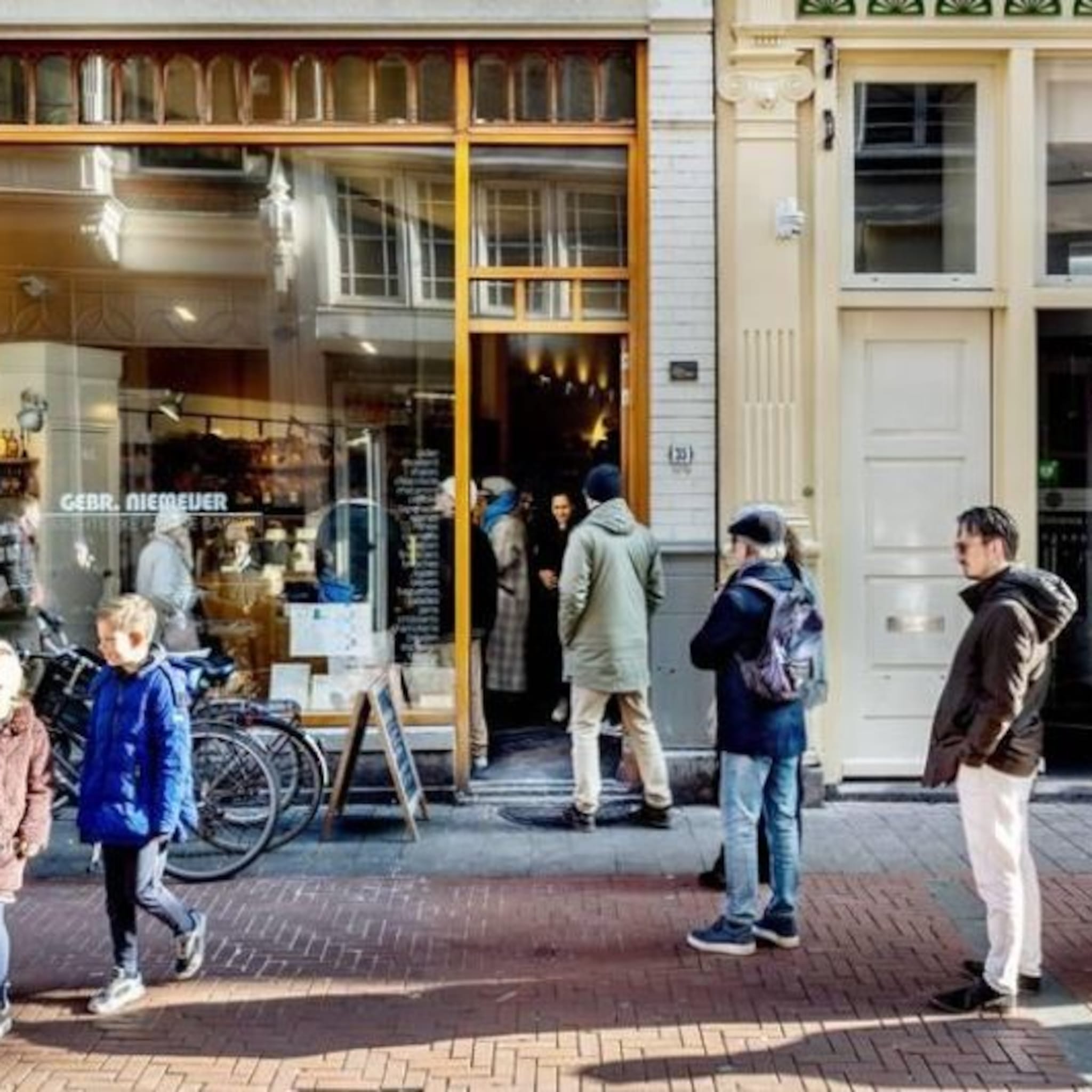 stijgende gasprijzen en duurder brood zo valt de oorlog in oekraine de winkelstraat binnen