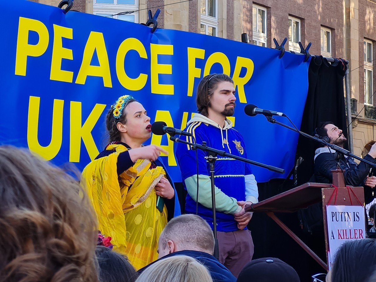 Anatoliy Babic (rechts) hield afgelopen week een korte speech op de Dam. Foto: Johan Boonstra.