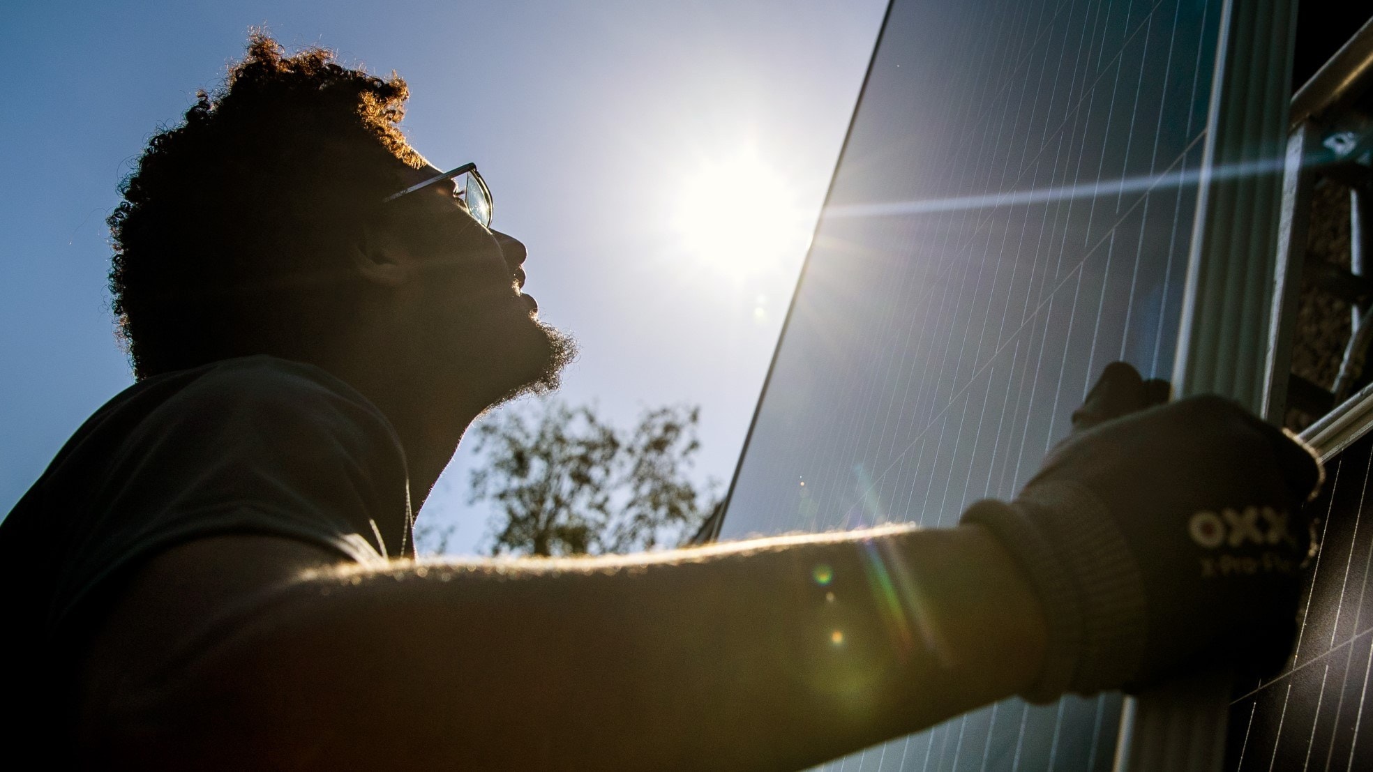 De terugverdientijd van zonnepanelen wordt door de stijgende gasprijs steeds korter en dat merken installateurs. Foto: ANP