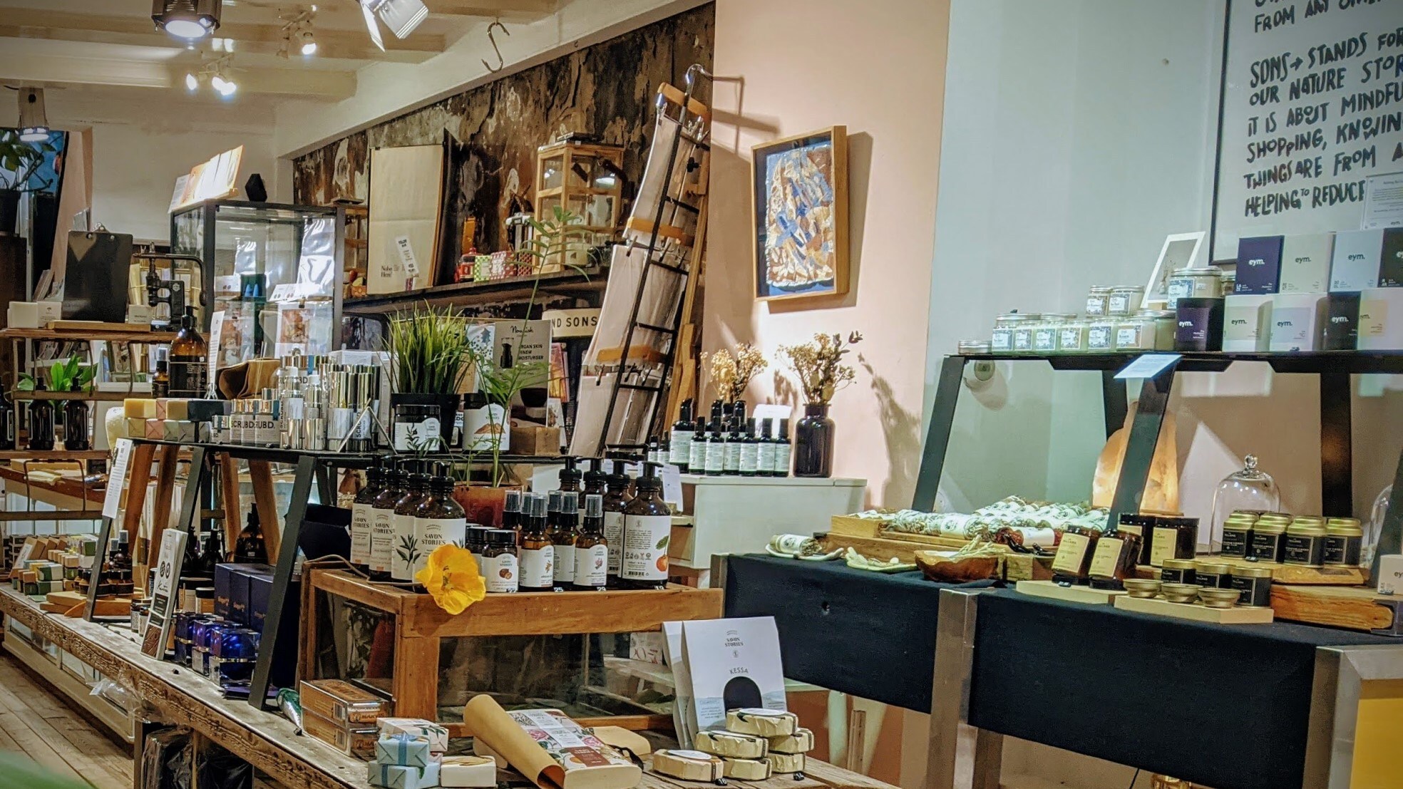 Het interieur van Six and Sons in Amsterdam.