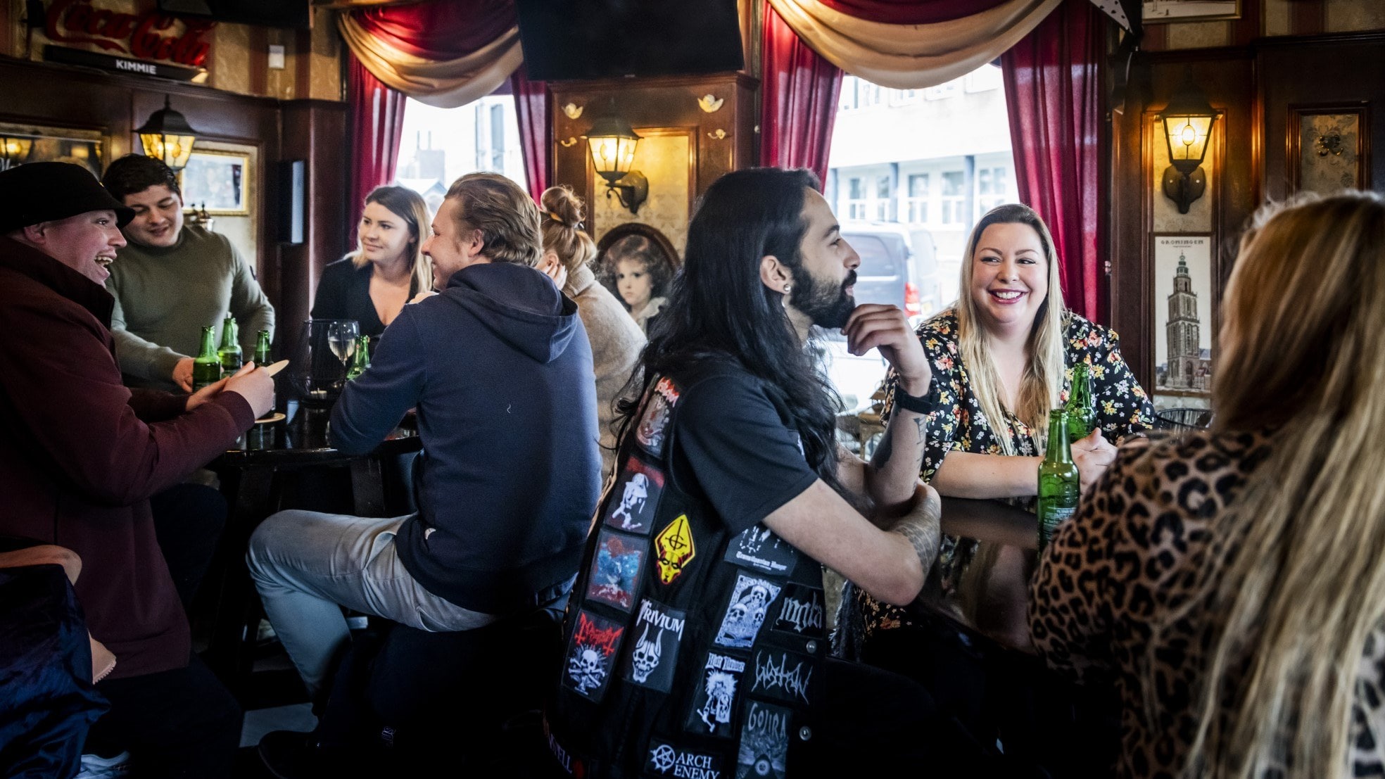 Gasten in een Gronings café. Foto: ANP