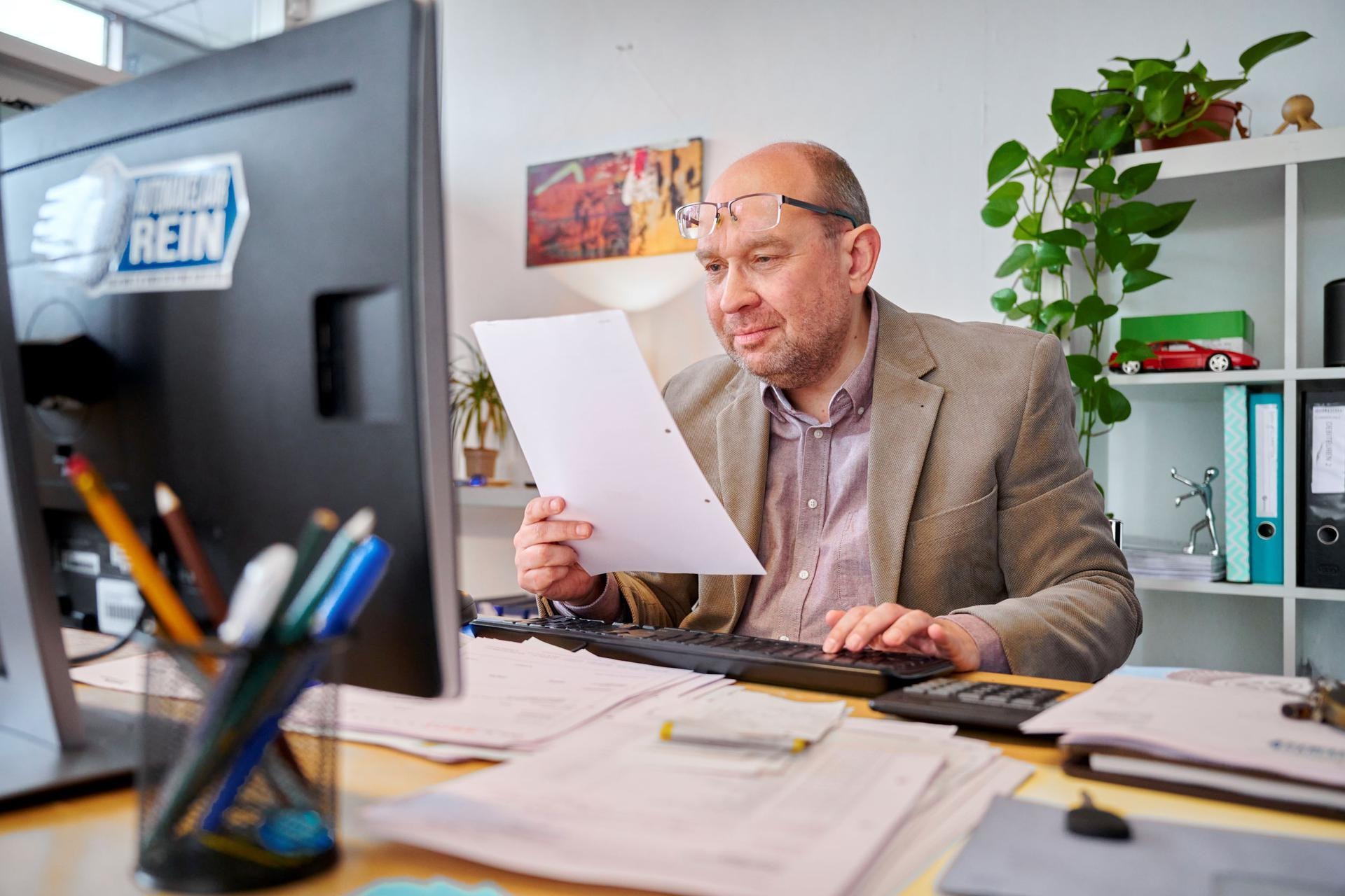 Om makkelijker de aangifte te doen en daarin zo min mogelijk fouten te maken, kunnen ondernemers het beste boekhoudsoftware gebruiken. Via zo'n pakket kan de aangifte direct bij de Belastingdienst worden ingediend. Foto: Belastingdienst