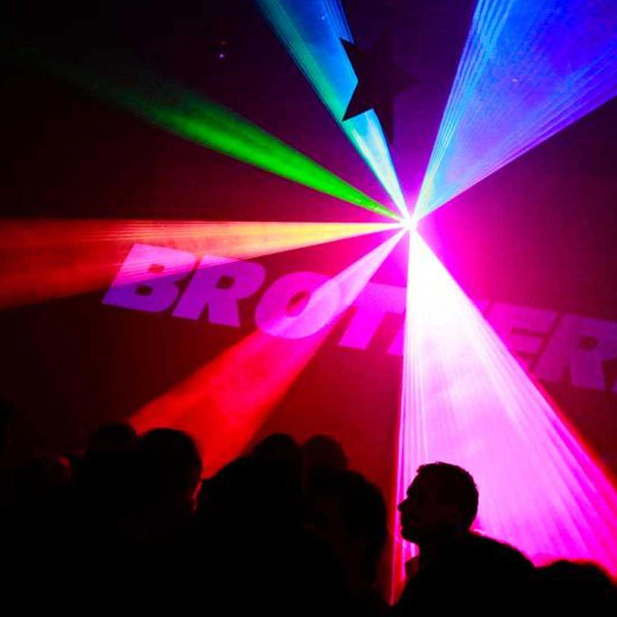 een van de bekendste discotheken sluit deuren iedere vrijdag 3000 bezoekers uit het hele land
