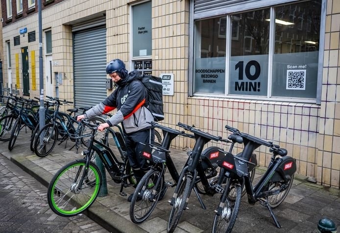 Werkt de tijdsdruk roekeloos rijgedrag in de hand? Foto: Frank de Roo