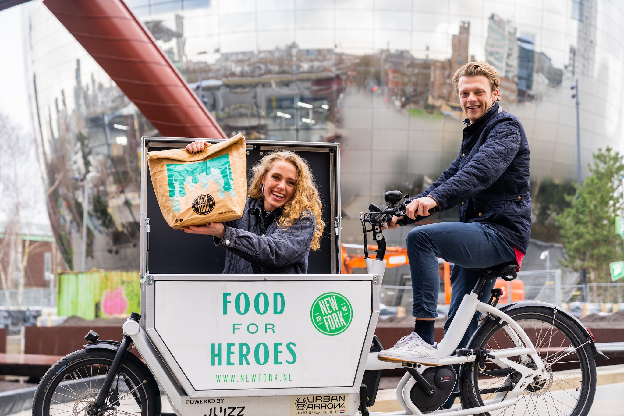 In de ochtend je gezonde zakelijke lunch per app bestellen. Je haalt ze op bij een van de afhaalpunten van New Fork. Foto: New Fork